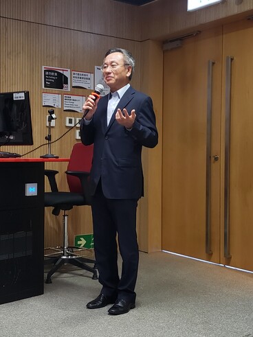 Prof Philip LO delivered a speech in the RLB Prof Philip LO Scholarship Awards Ceremony 