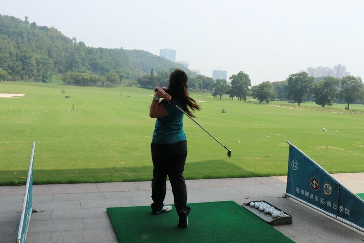 We got a chance to play golf in Nansha Golf Club. 