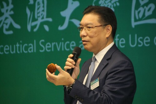 Mr. Tommy LI, BBS, MH, JP, Deputy of the 13th National People’s Congress of the People’s Republic of China shared the traditional authentication of precious Chinese Medicines, and many samples were presented to the particiapants.