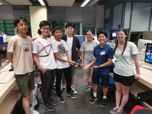 Students assembled a robotic car under the guidance of the MIT students in the robotic workshop