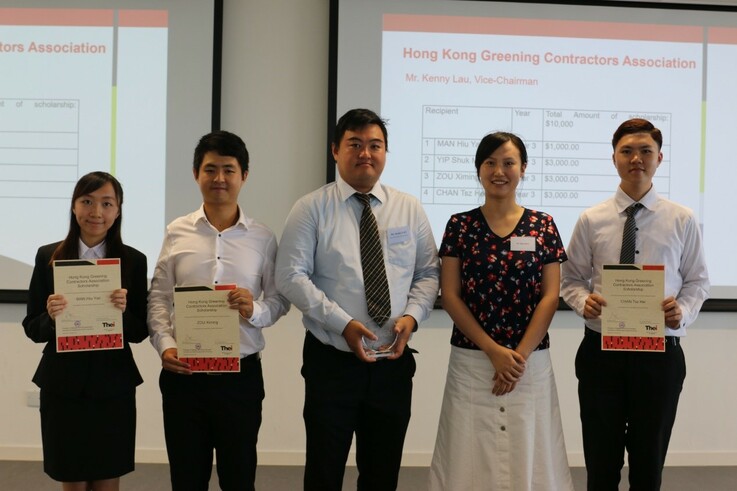 Group photo of Mr. Kenny LAU, Vice-Chairman of Hong Kong Greening Contractors Association, Dr. Sissi CHAN, teaching staff of BA HLM and scholarship recipients